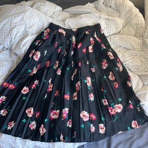 Asos - wednesday’sgirl flower pleated midi skirt